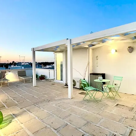 Attico Acqua Marina Apartment *